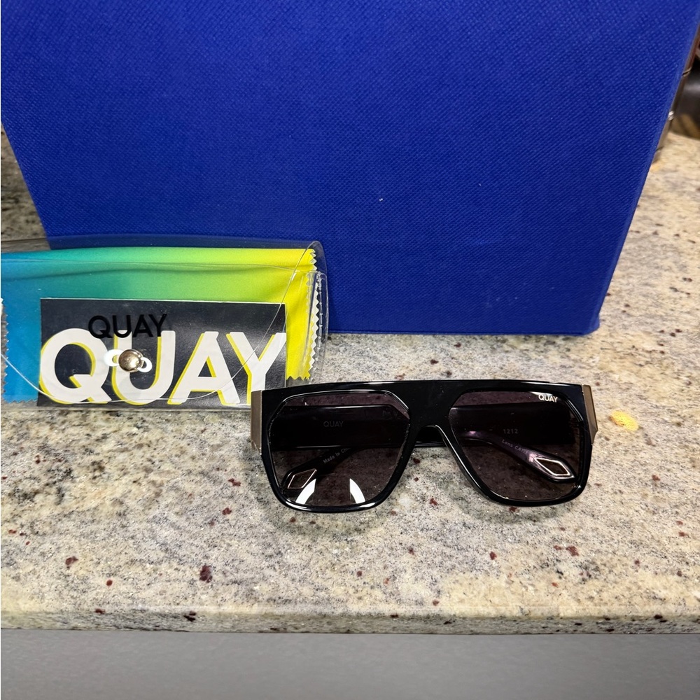 Quay Australia Get Off Style Black Sunglasses